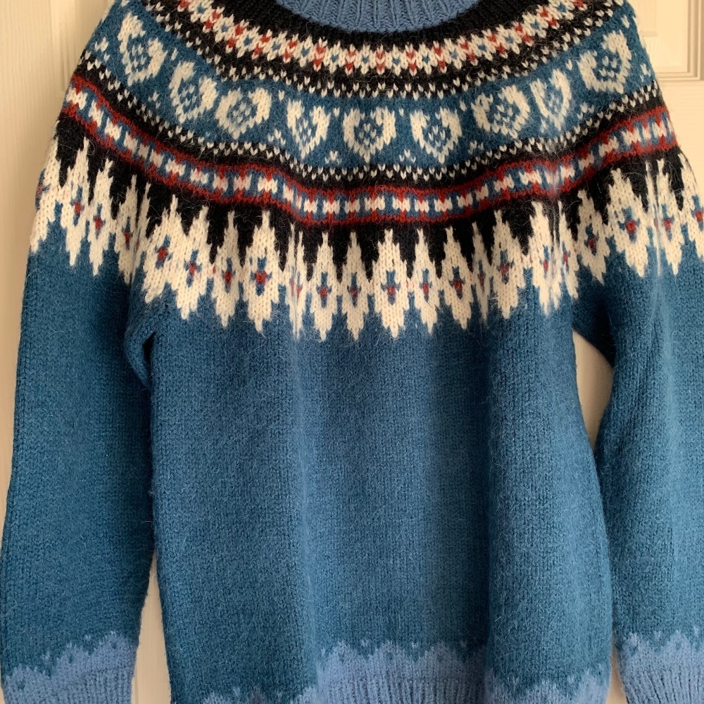 The Alpaca Connection women's size small sweater
